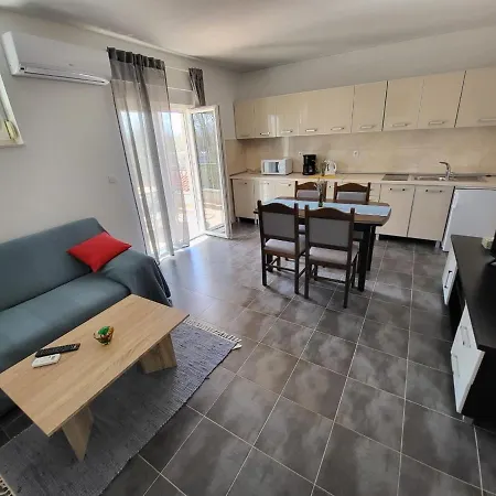 Lovely Holiday Luce Privlaka (Zadar)
