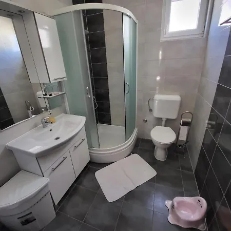 Lovely Holiday Luce Apartment